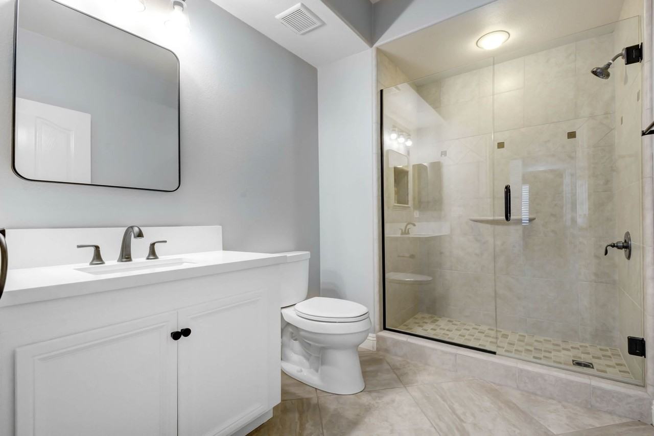 8426 Flora Ln - Photo 6 of 15