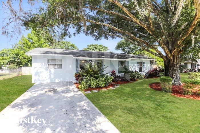 14 Kristin Ln - Photo 2 of 15