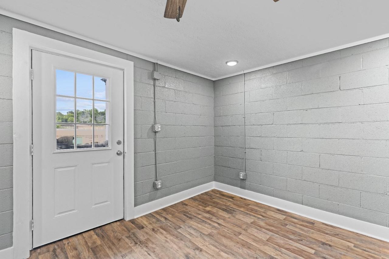 636 E Broadway street - Photo 3 of 16