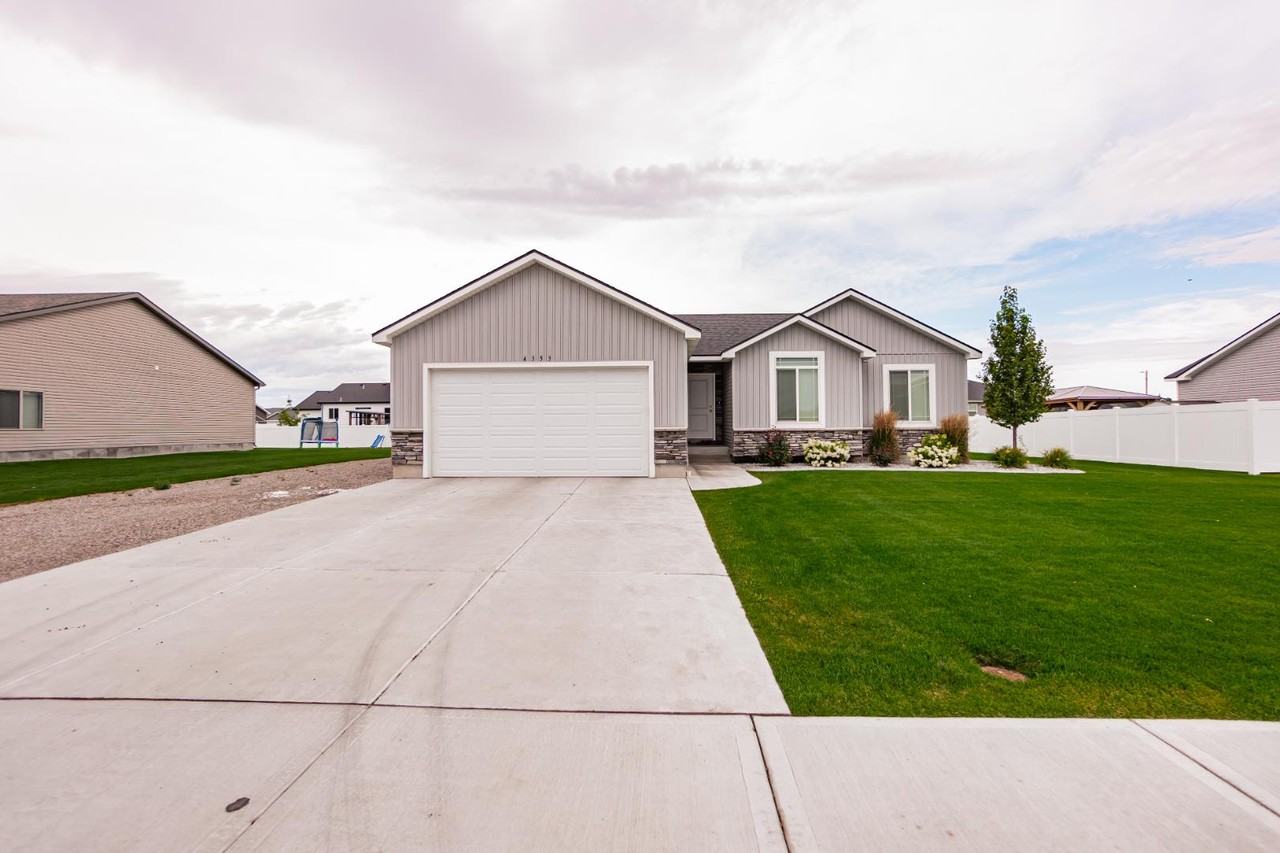 4353 Marlin Dr - Photo 3 of 20