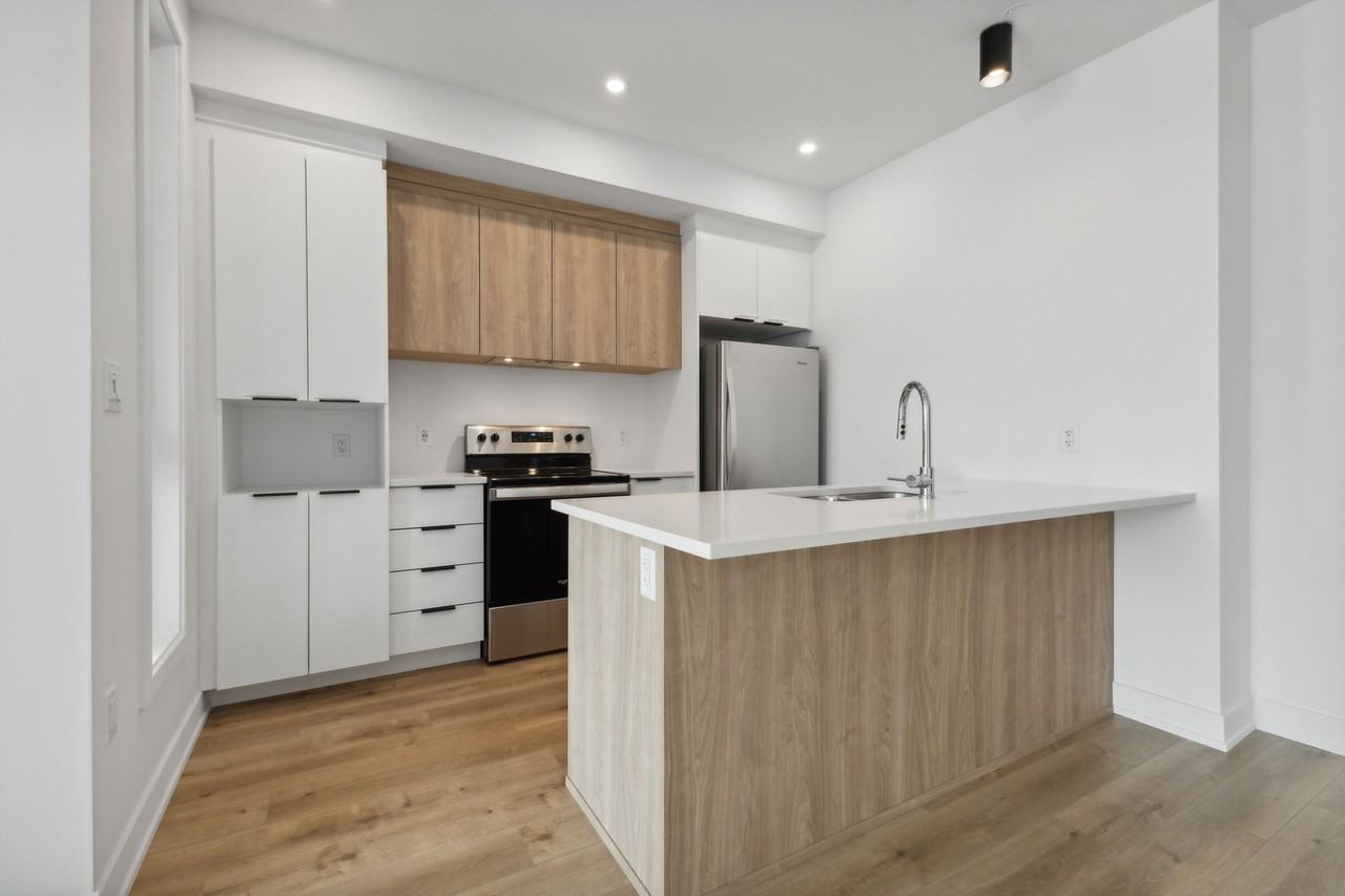 255 Rue Nancy-Elliott #208 - Photo 2 of 11
