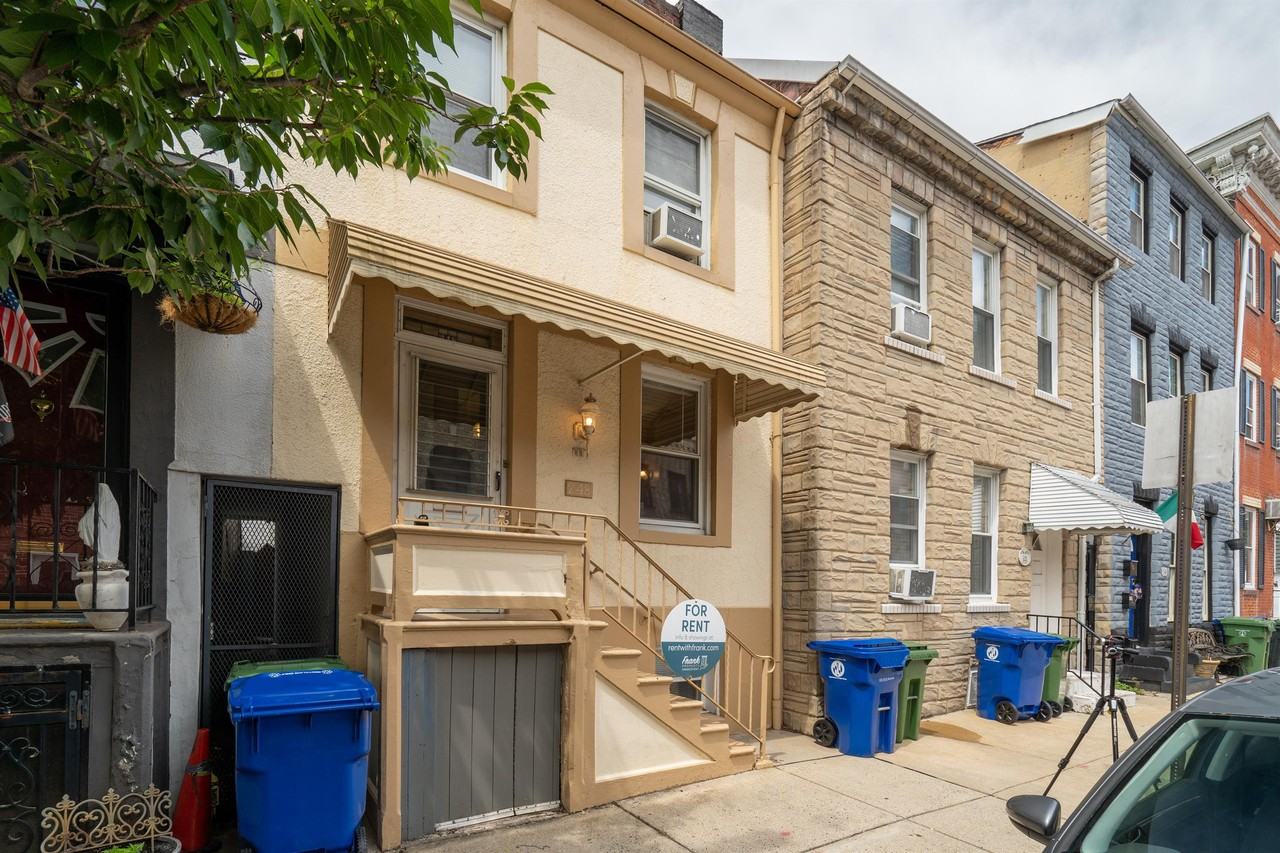 248 S Exeter St - Photo 3 of 20