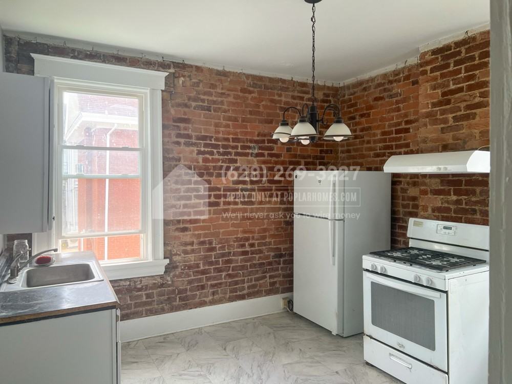 735 Oak St #2 - Photo 2 of 23