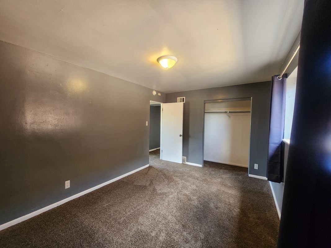 1582 Lansing St - Photo 5 of 8