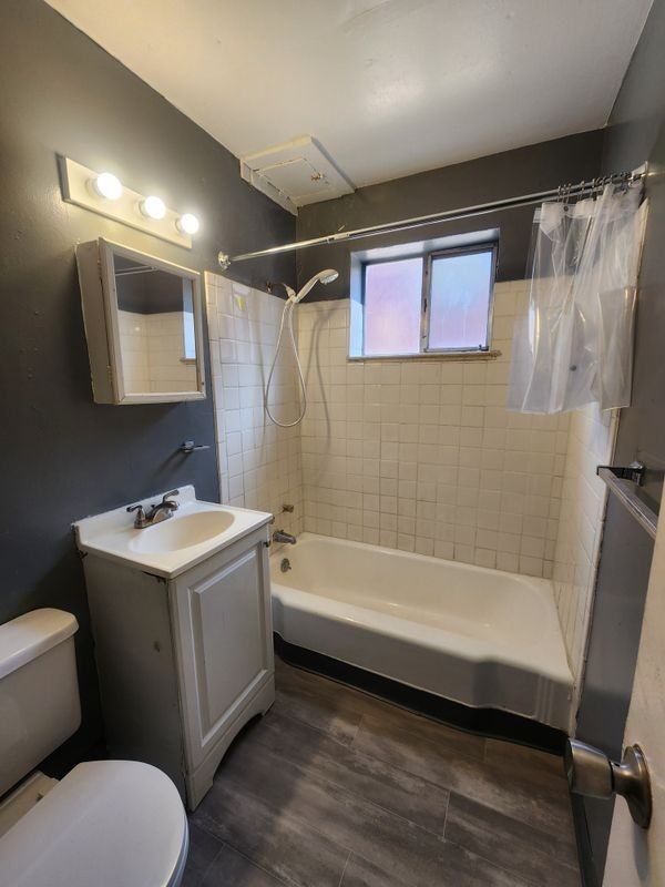 1582 Lansing St - Photo 6 of 8