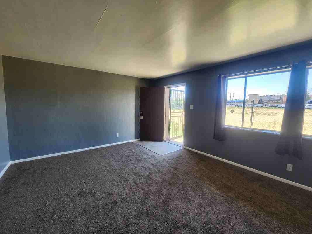 1582 Lansing St - Photo 7 of 8