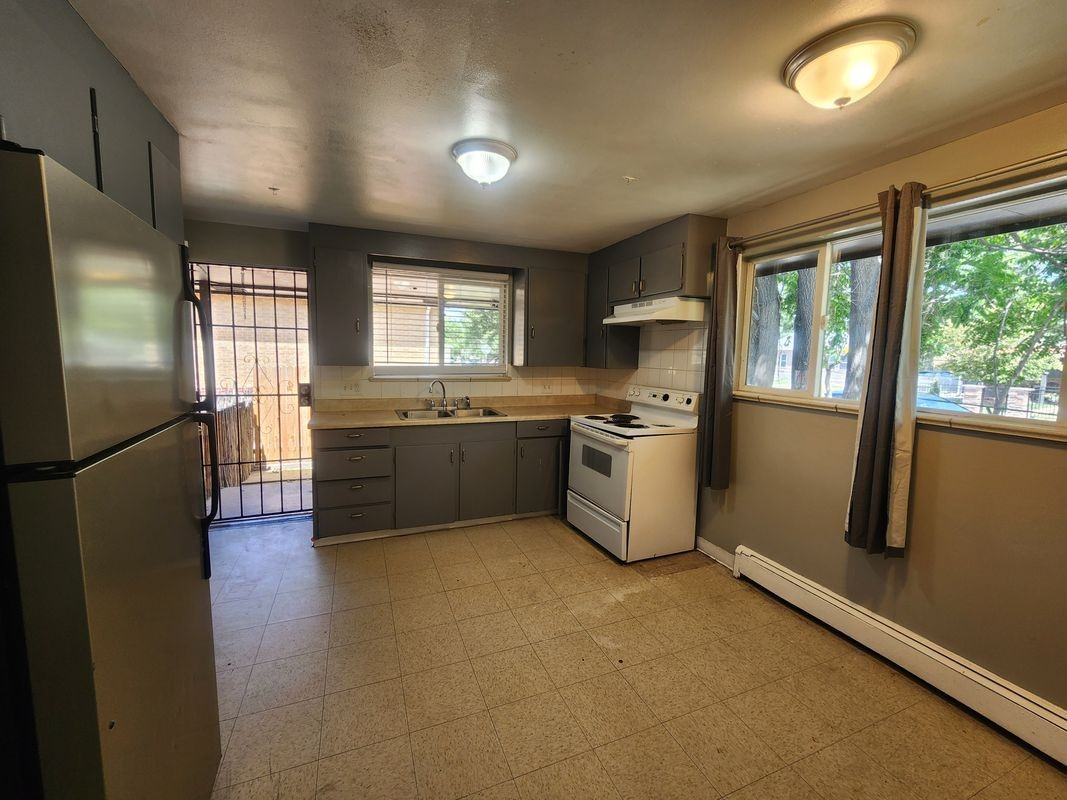 1753 Clinton St ##1 - Photo 4 of 14