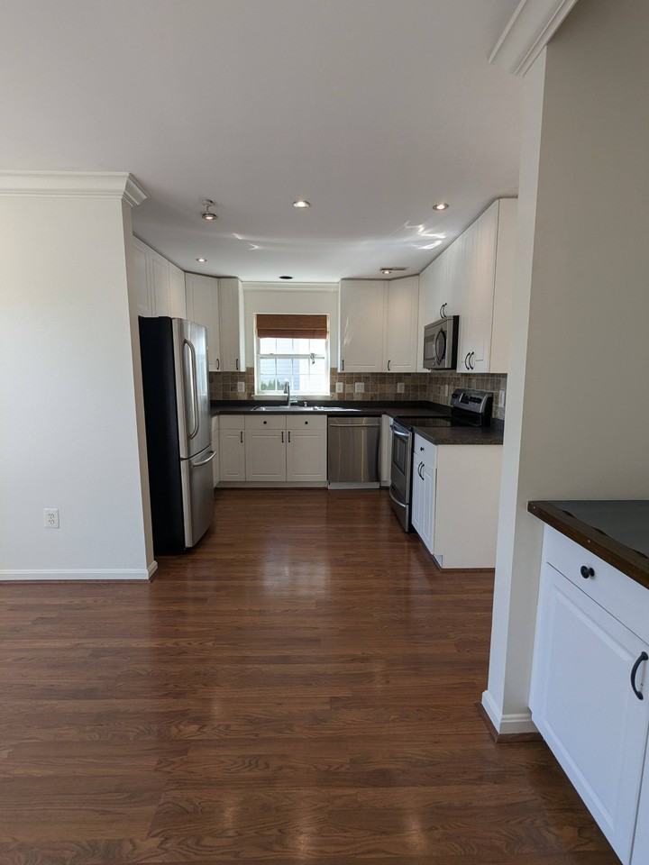 2501 Coleridge Dr #2B - Photo 2 of 17