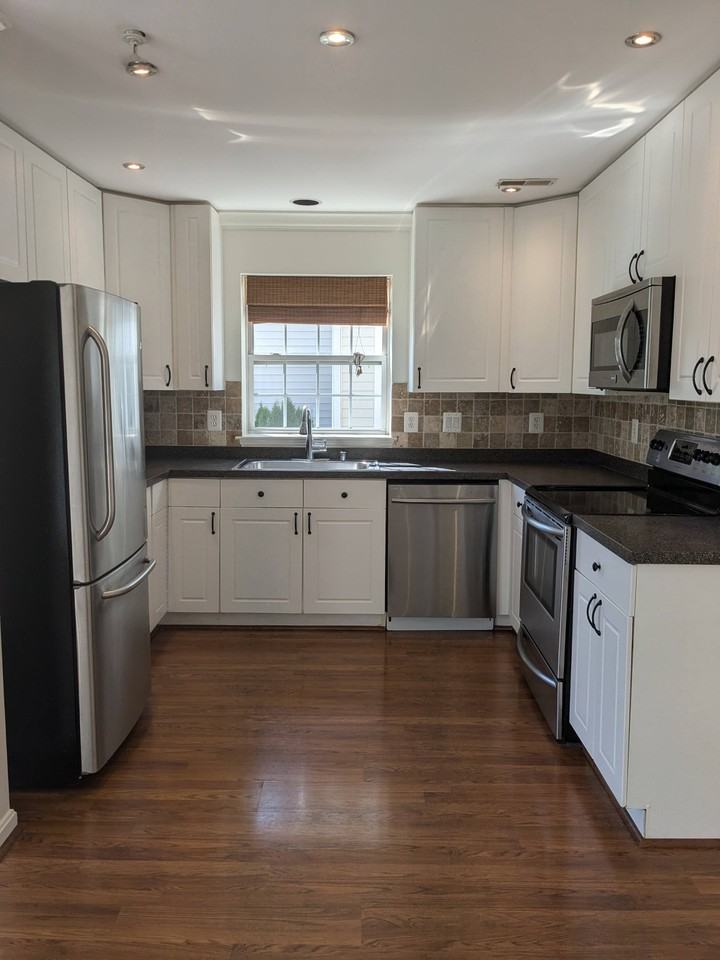 2501 Coleridge Dr #2B - Photo 3 of 17
