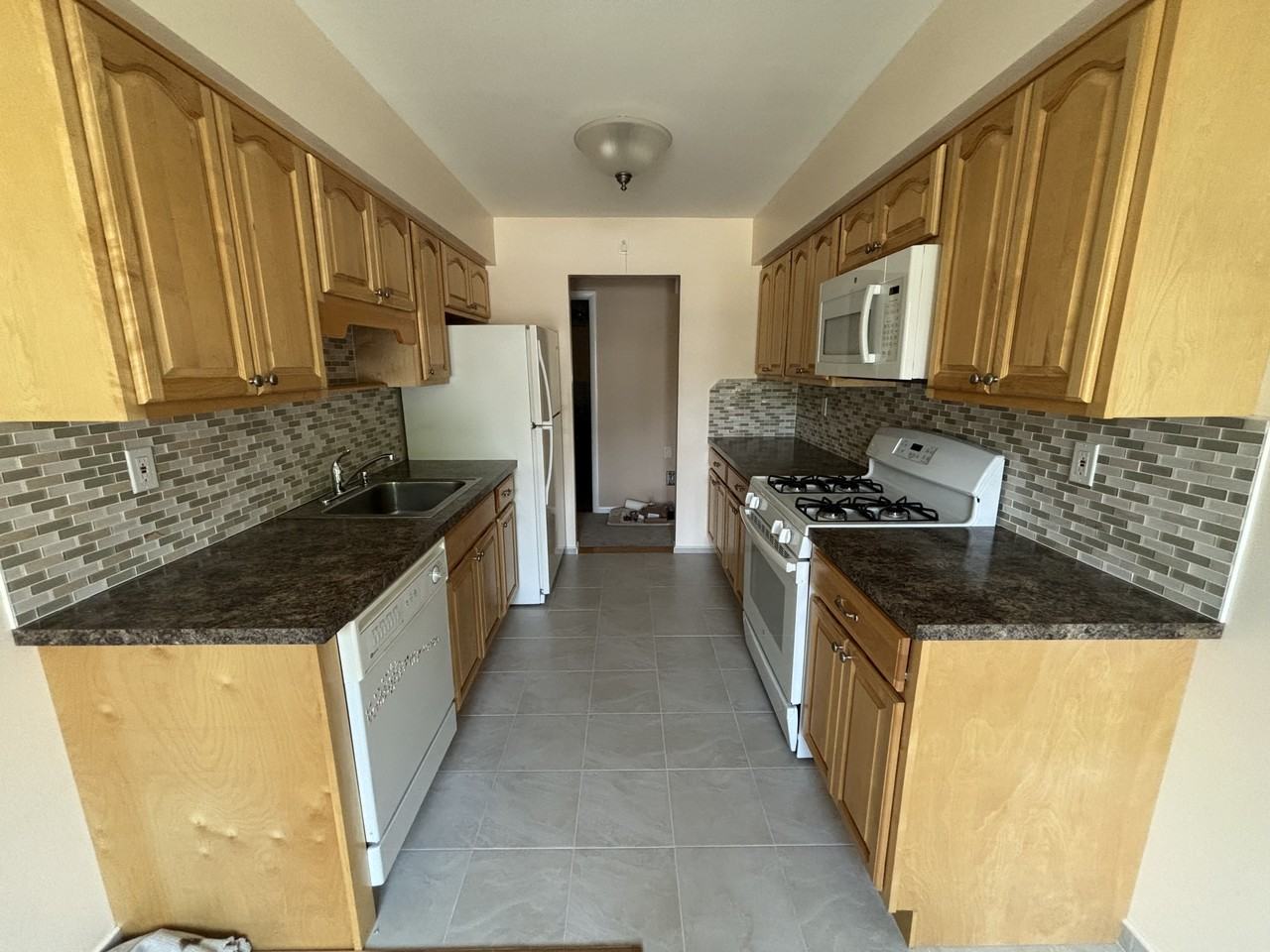 26 Lincoln Ave #NA - Photo 2 of 11