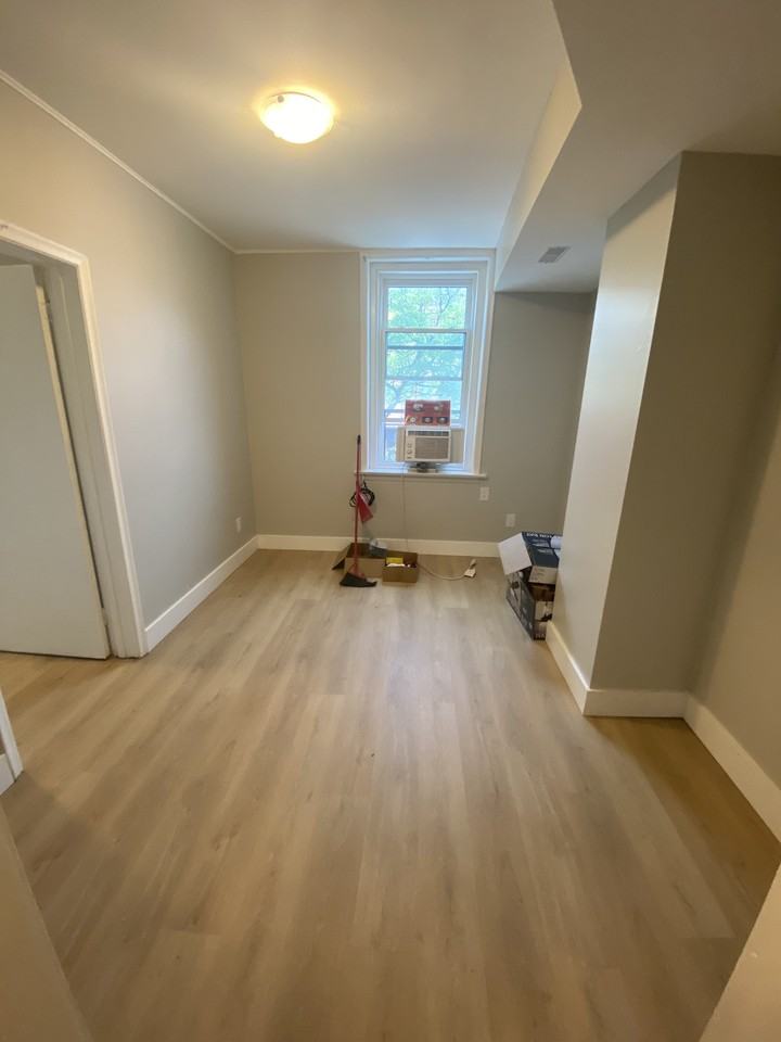 499 bloor - Photo 2 of 7