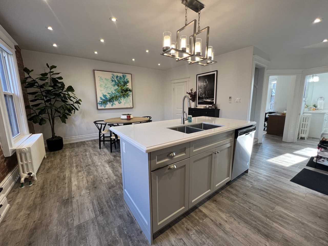 189 Montrose Avenue #3 - Photo 4 of 17