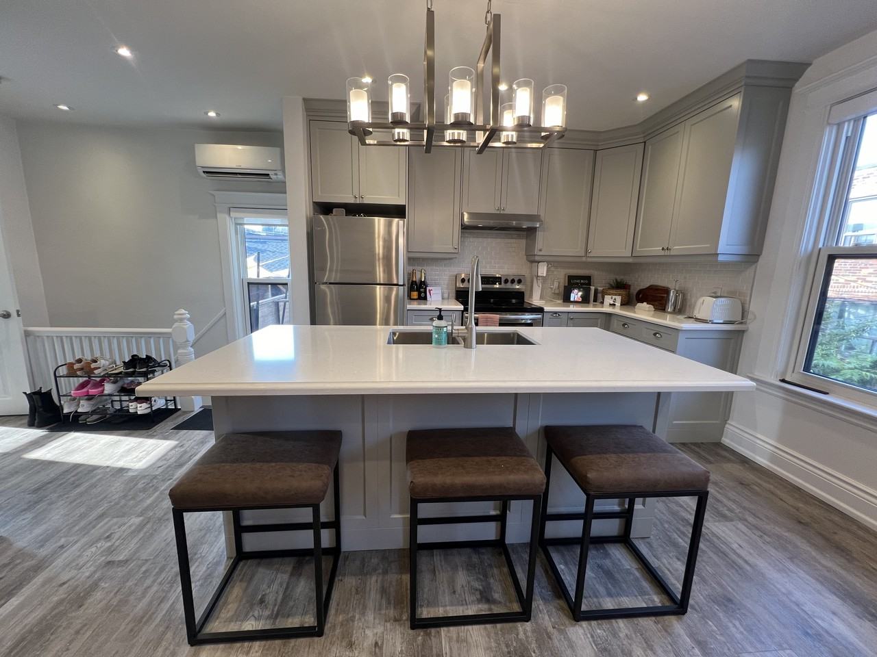 189 Montrose Avenue #3 - Photo 2 of 17