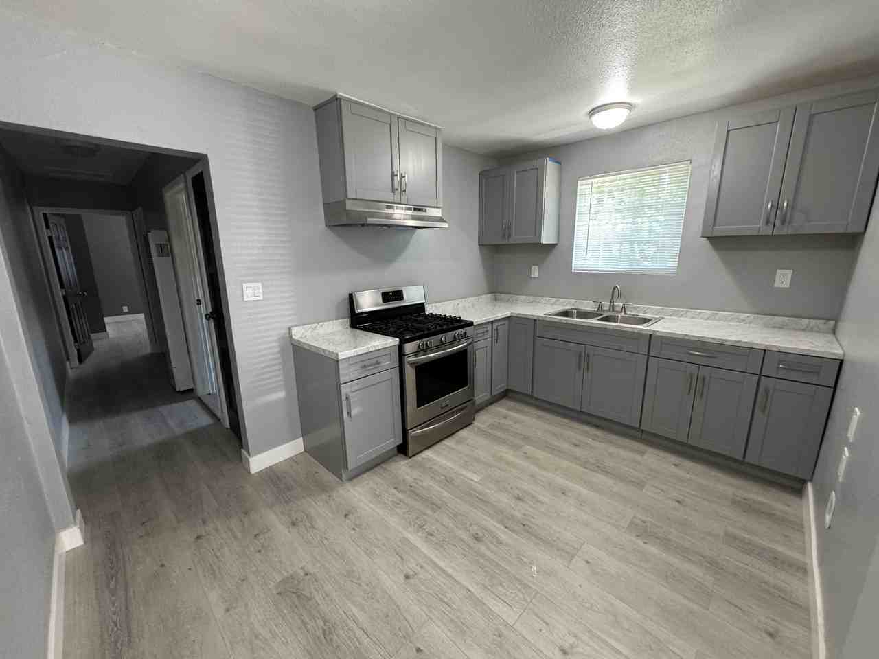 2513 1/2 E 4th St #2513-1-2 - Photo 4 of 10