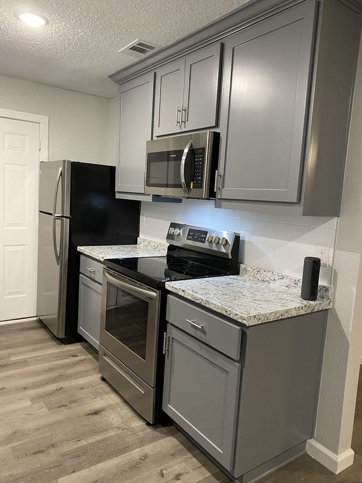 402 Cates Dr #402 - Photo 2 of 9