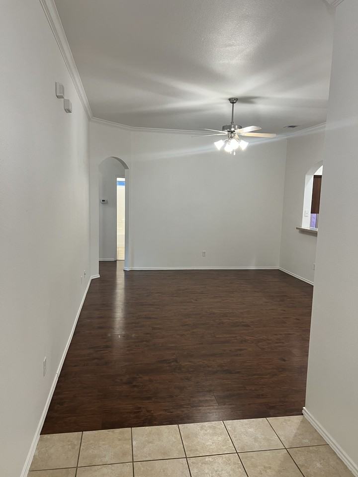 2956 Stockton St #NA - Photo 3 of 10