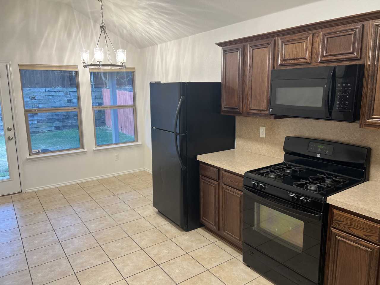 2956 Stockton St #NA - Photo 5 of 10