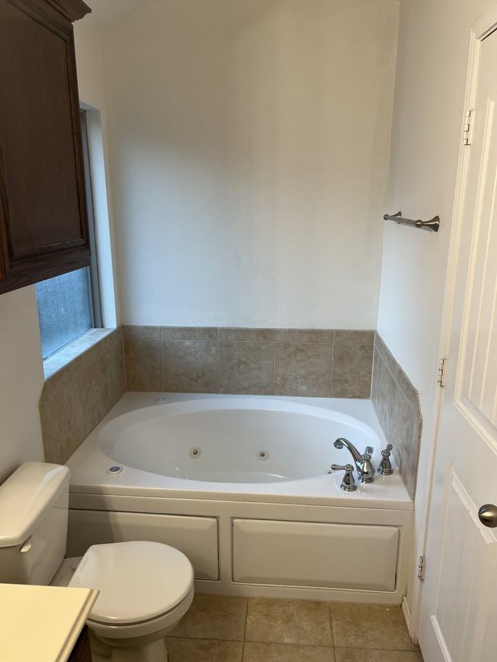 2956 Stockton St #NA - Photo 7 of 10