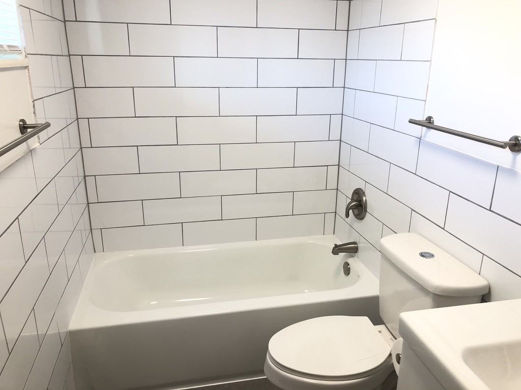 713 Collyer St #B - Photo 6 of 11