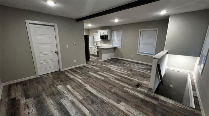 5726 Myrtle Ave - Photo 2 of 8