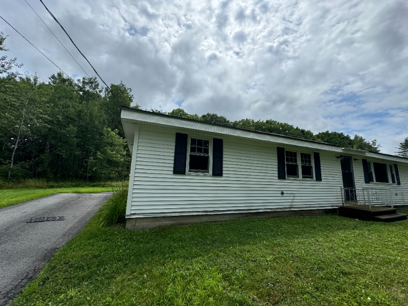 98 Burnell Dr #B - Photo 2 of 18