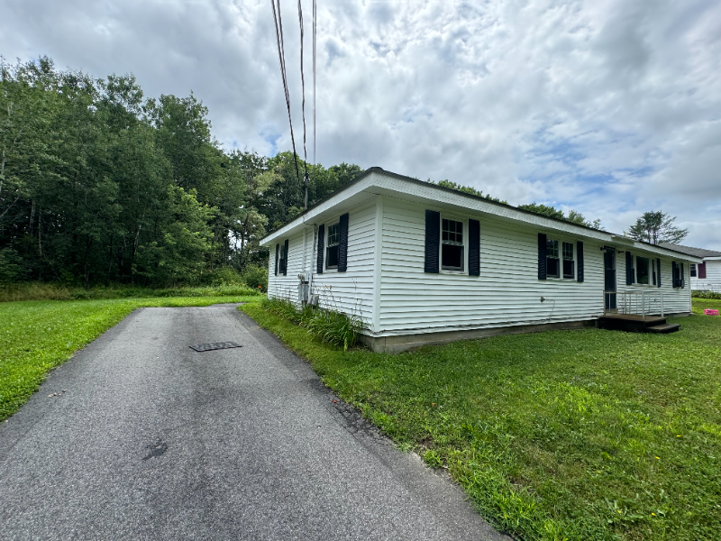 98 Burnell Dr #B - Photo 3 of 18