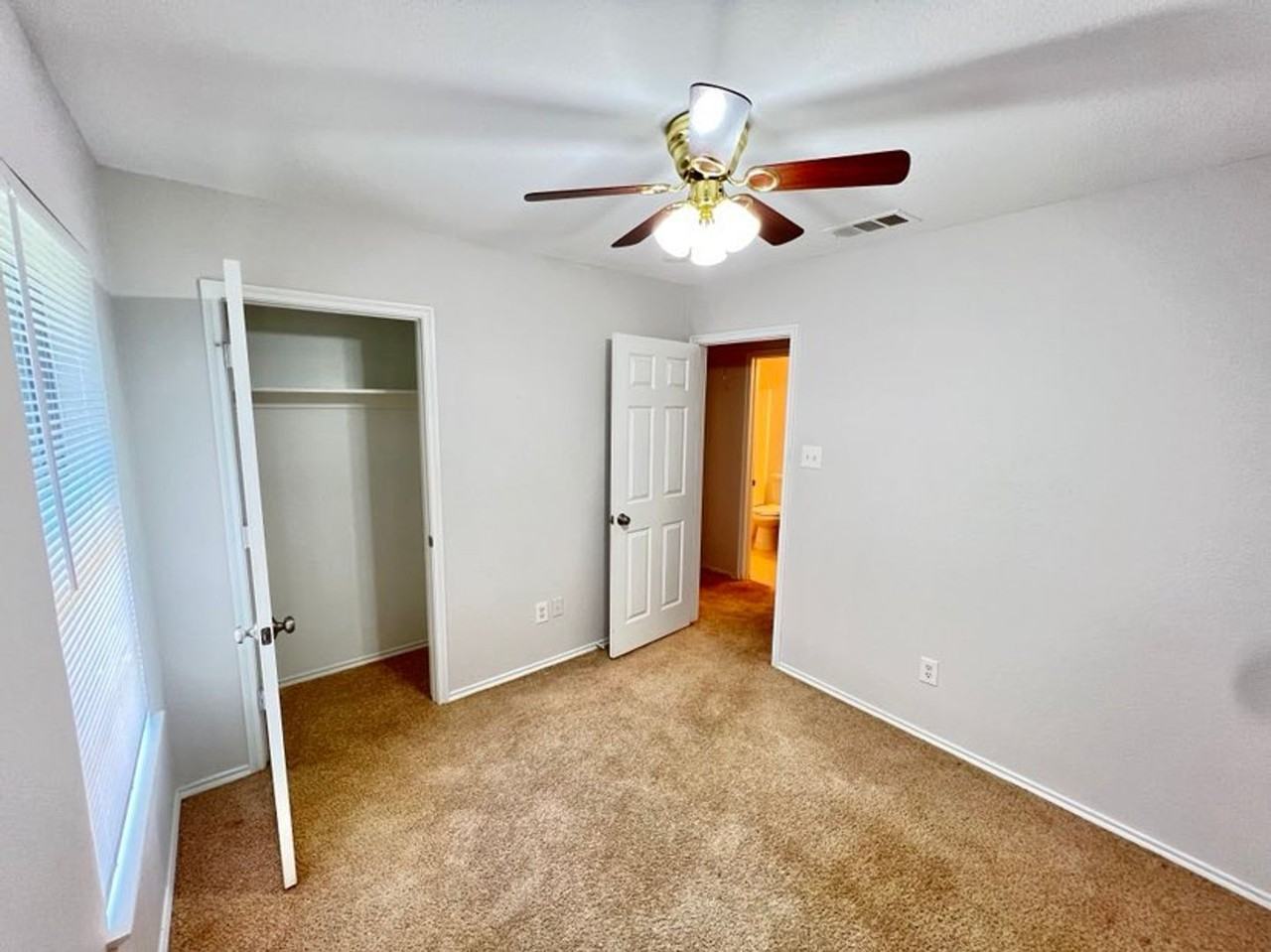 2912 Ennis Ave - Photo 2 of 8