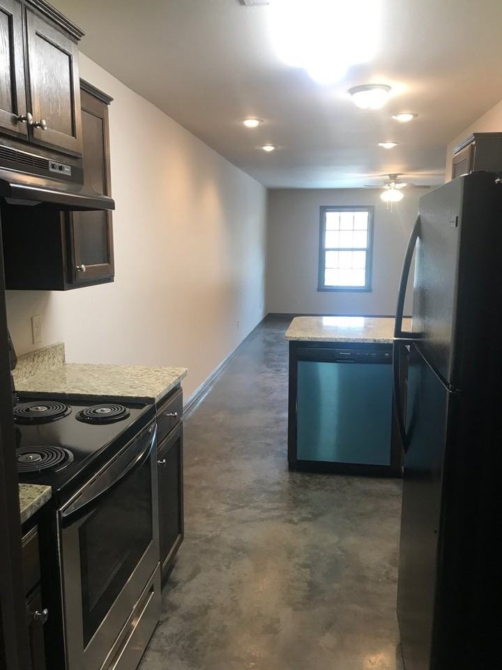 51 W. Center - Photo 2 of 10