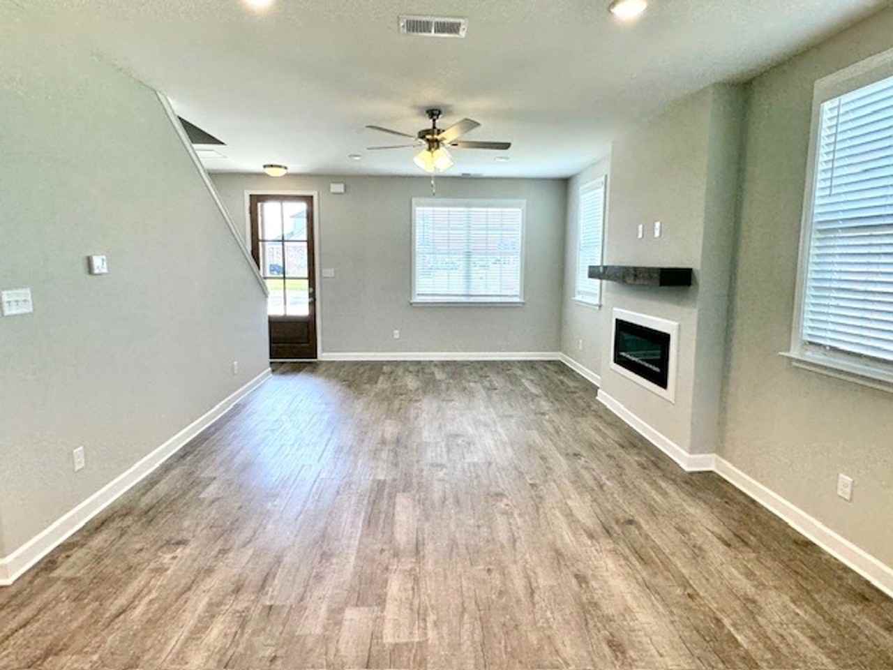 5398 Kaitlyn Dr E - Photo 3 of 23