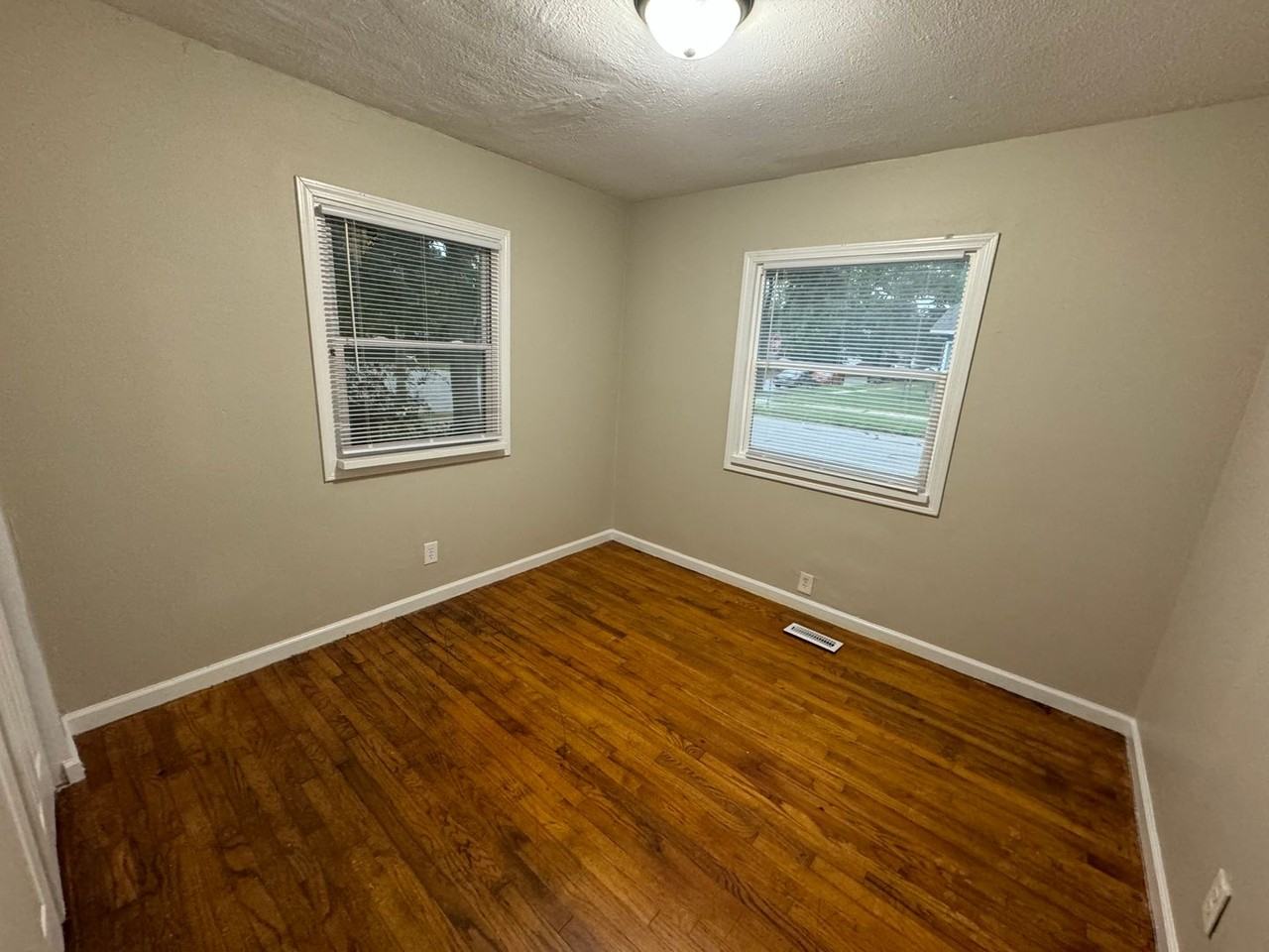 2122 Fredrickson St - Photo 3 of 6
