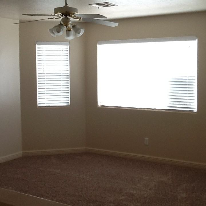 248 W 665 N - Photo 3 of 10