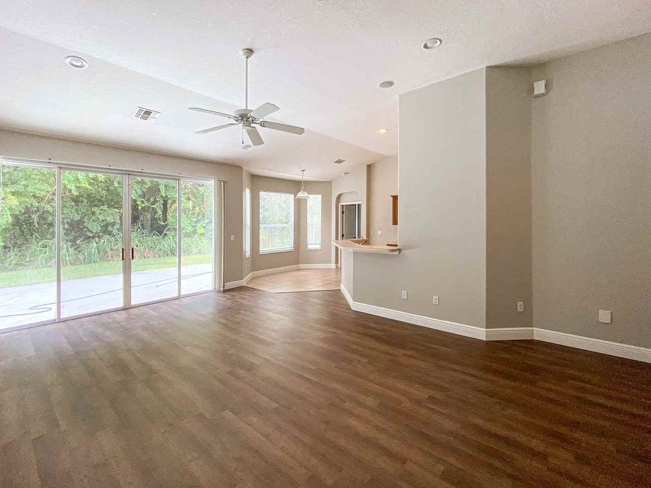 3018 Lakewood Pointe Dr - Photo 3 of 33