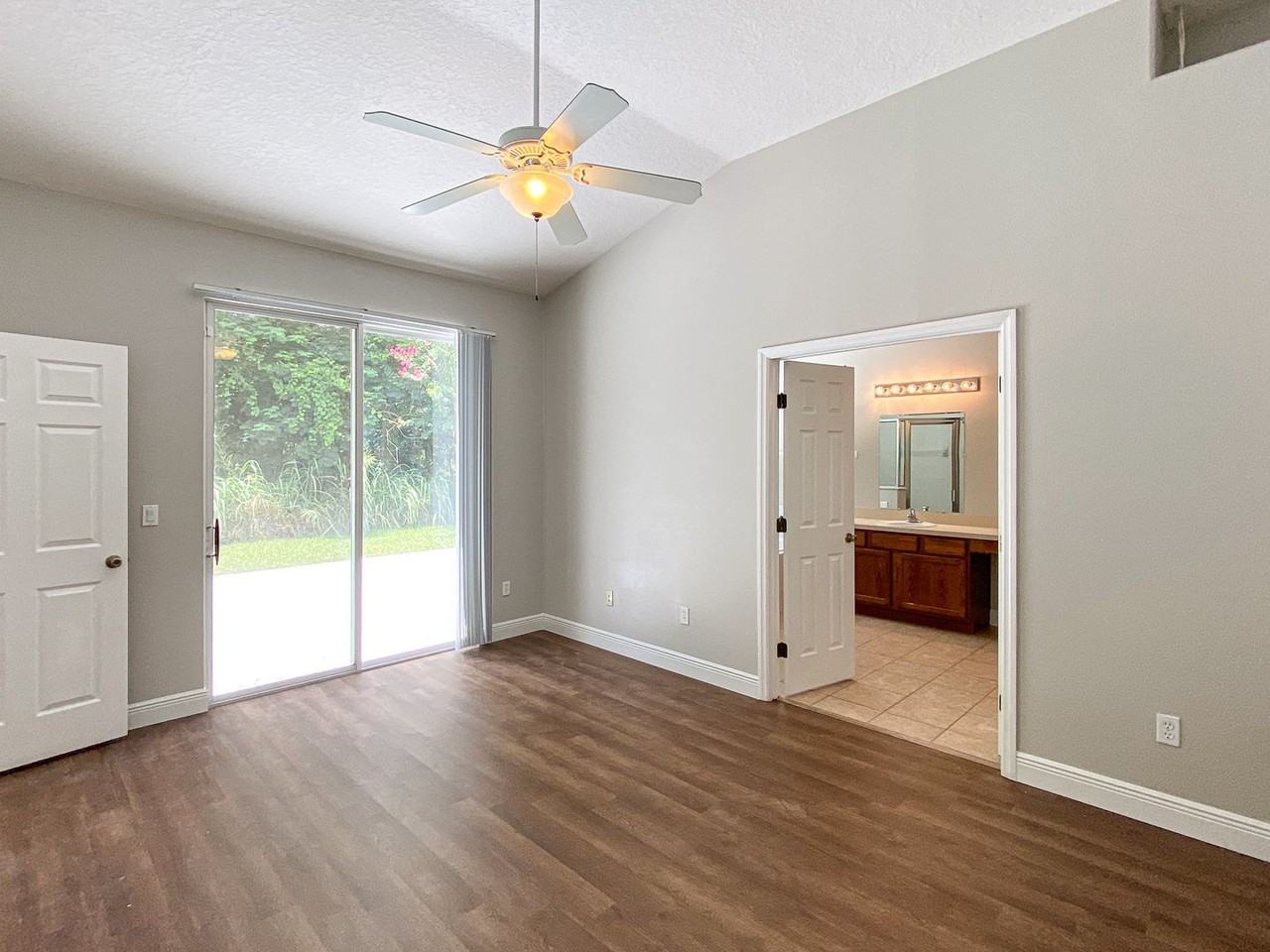 3018 Lakewood Pointe Dr - Photo 5 of 33