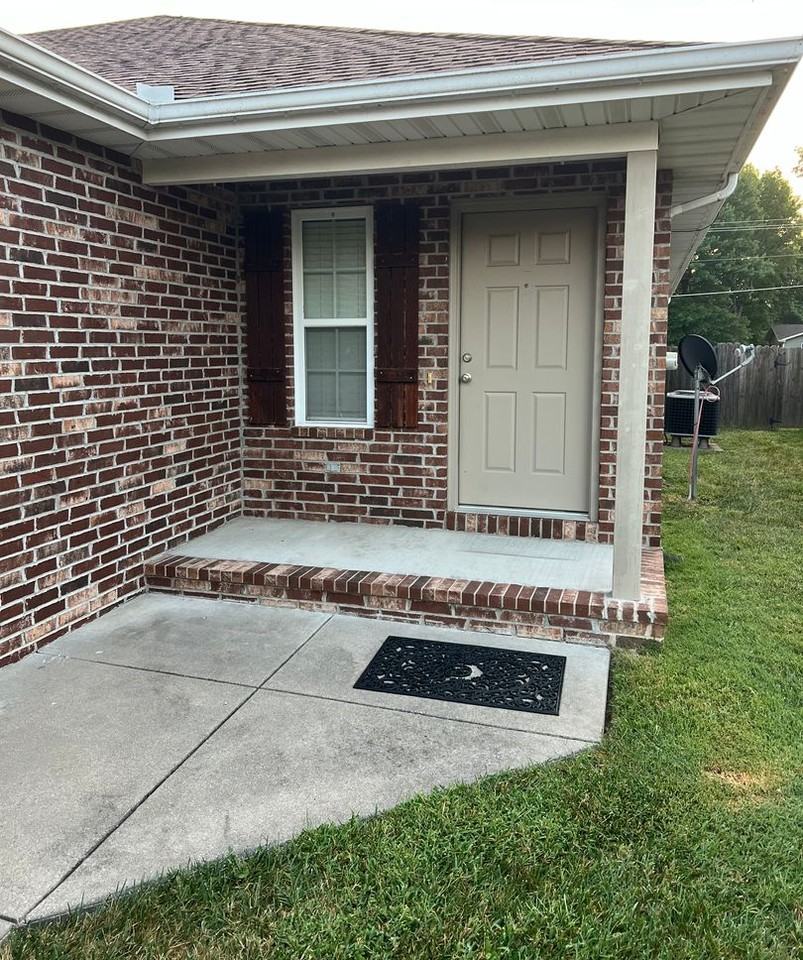 634 S Rilynn Ave - Photo 5 of 19