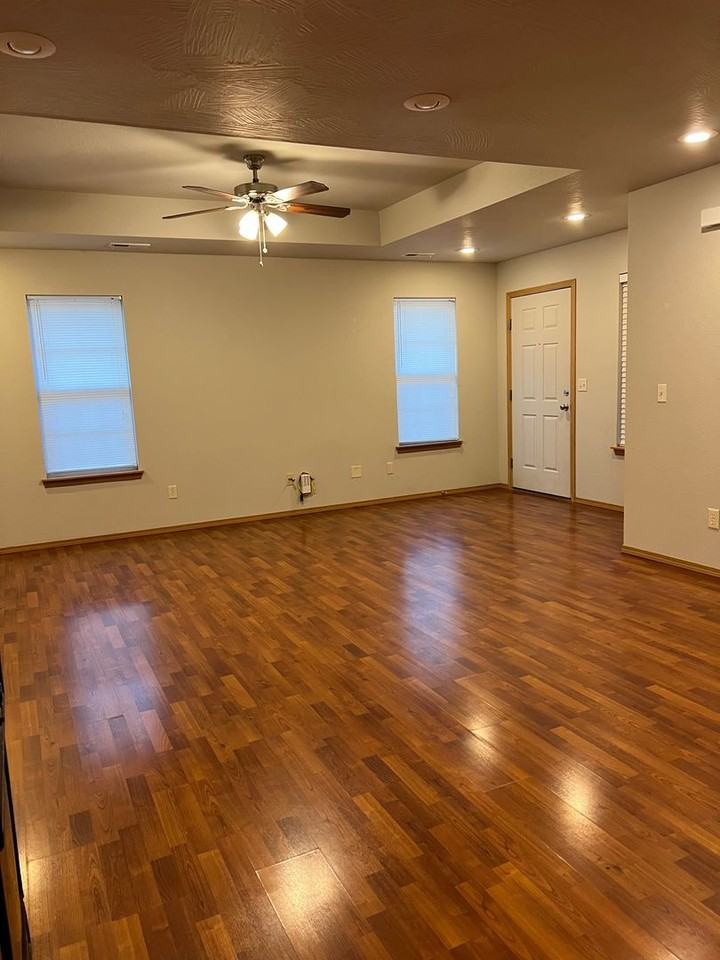 634 S Rilynn Ave - Photo 2 of 19