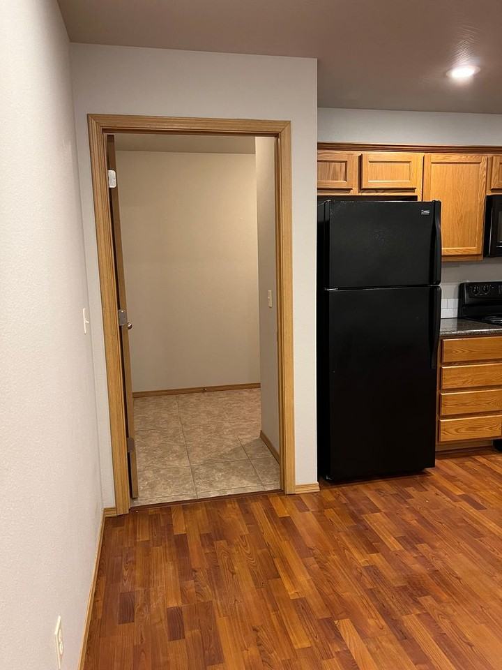 634 S Rilynn Ave - Photo 6 of 19