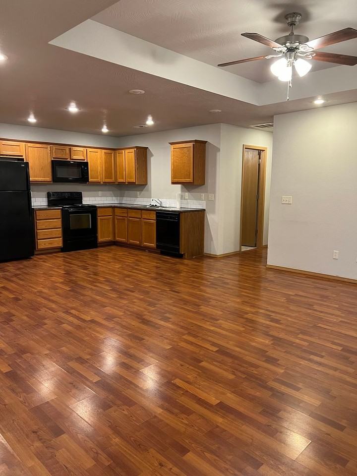 634 S Rilynn Ave - Photo 7 of 19