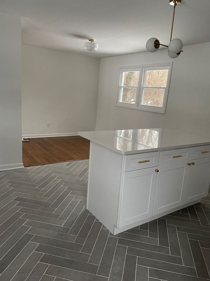 1111 Standish Cir - Photo 6 of 22