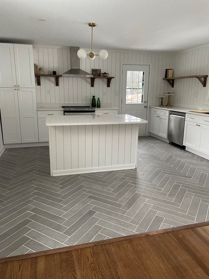 1111 Standish Cir - Photo 4 of 22