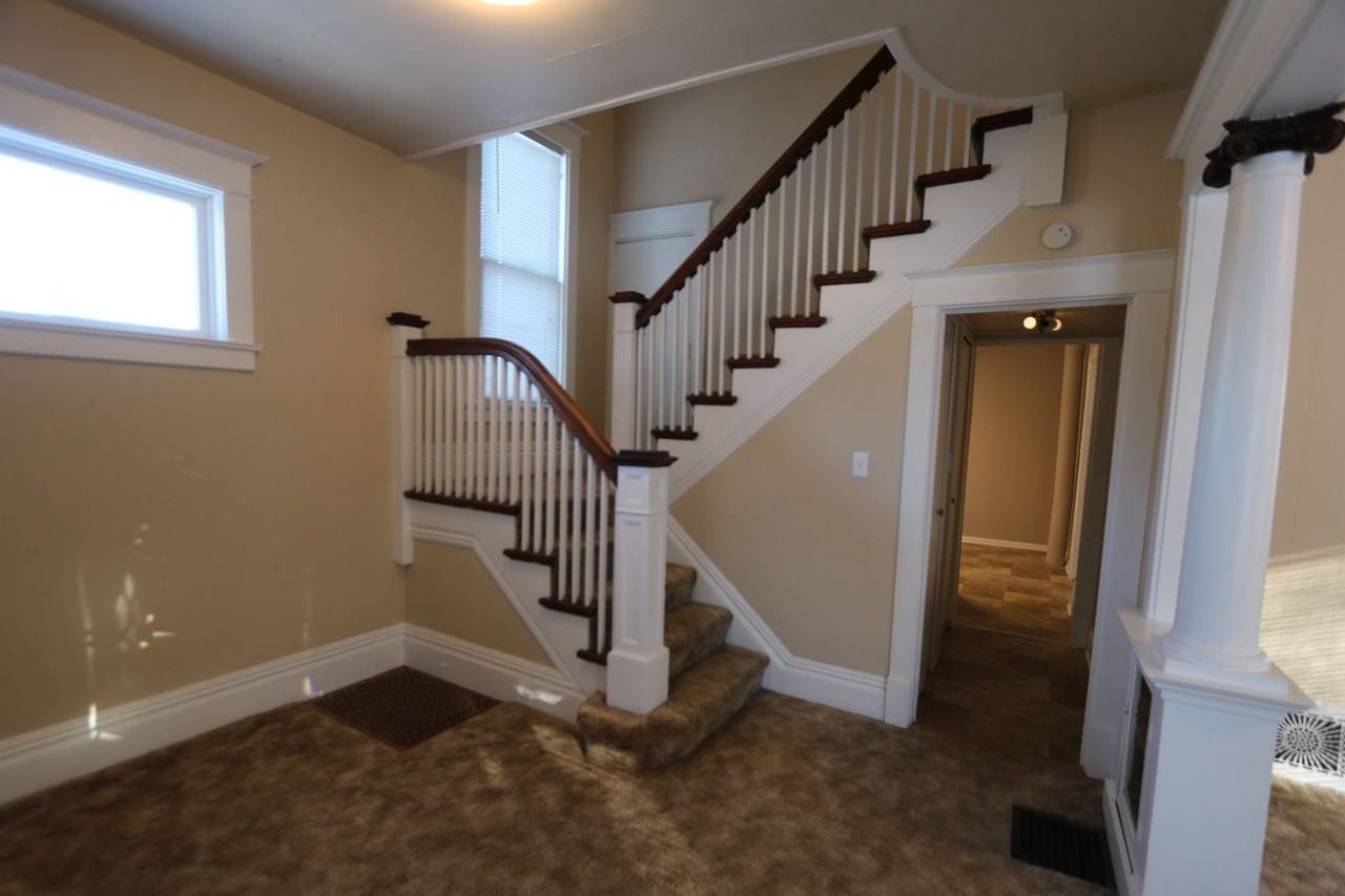 104 S Garfield Ave - Photo 6 of 27