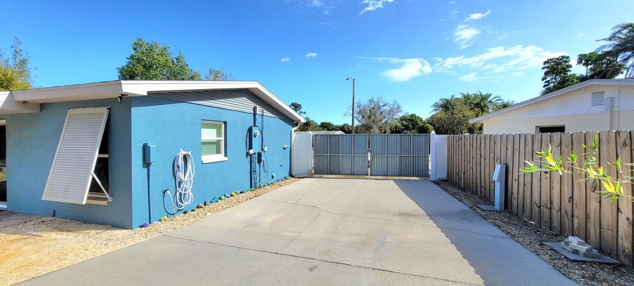 15 Topaz Dr