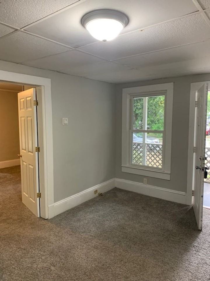 202 Magnolia St - Photo 4 of 9