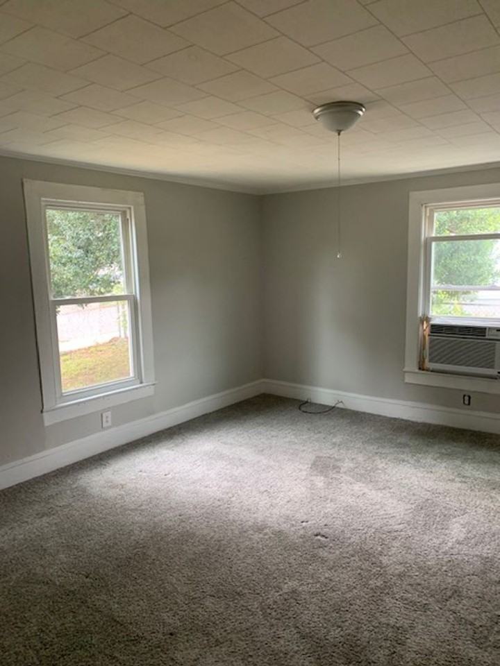 202 Magnolia St - Photo 6 of 9