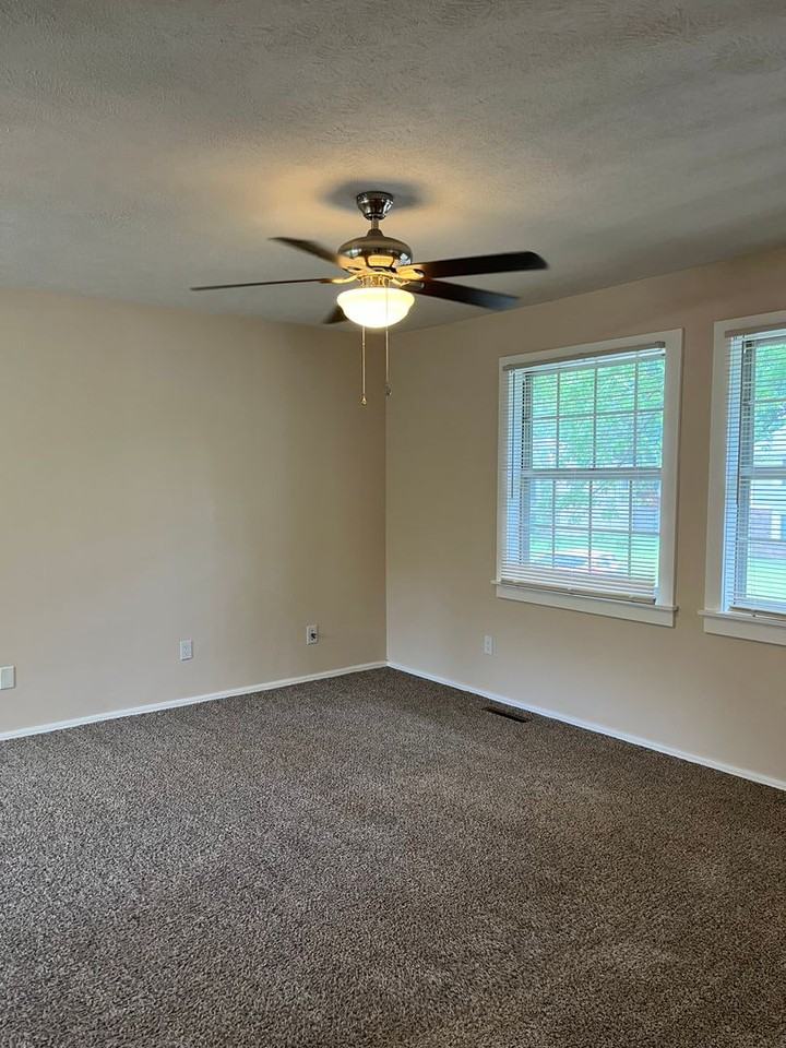 3313 W Winchester Rd - Photo 2 of 20