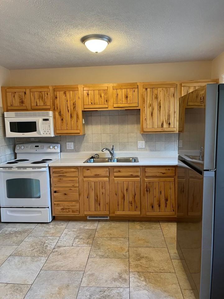 3313 W Winchester Rd - Photo 4 of 20