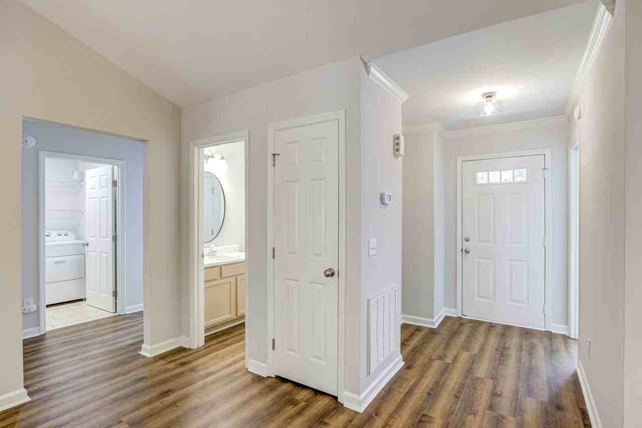 126 Crookham Ct - Photo 6 of 30