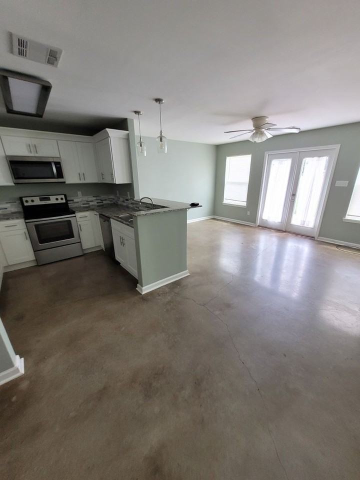 1610 Dehart Dr - Photo 3 of 12