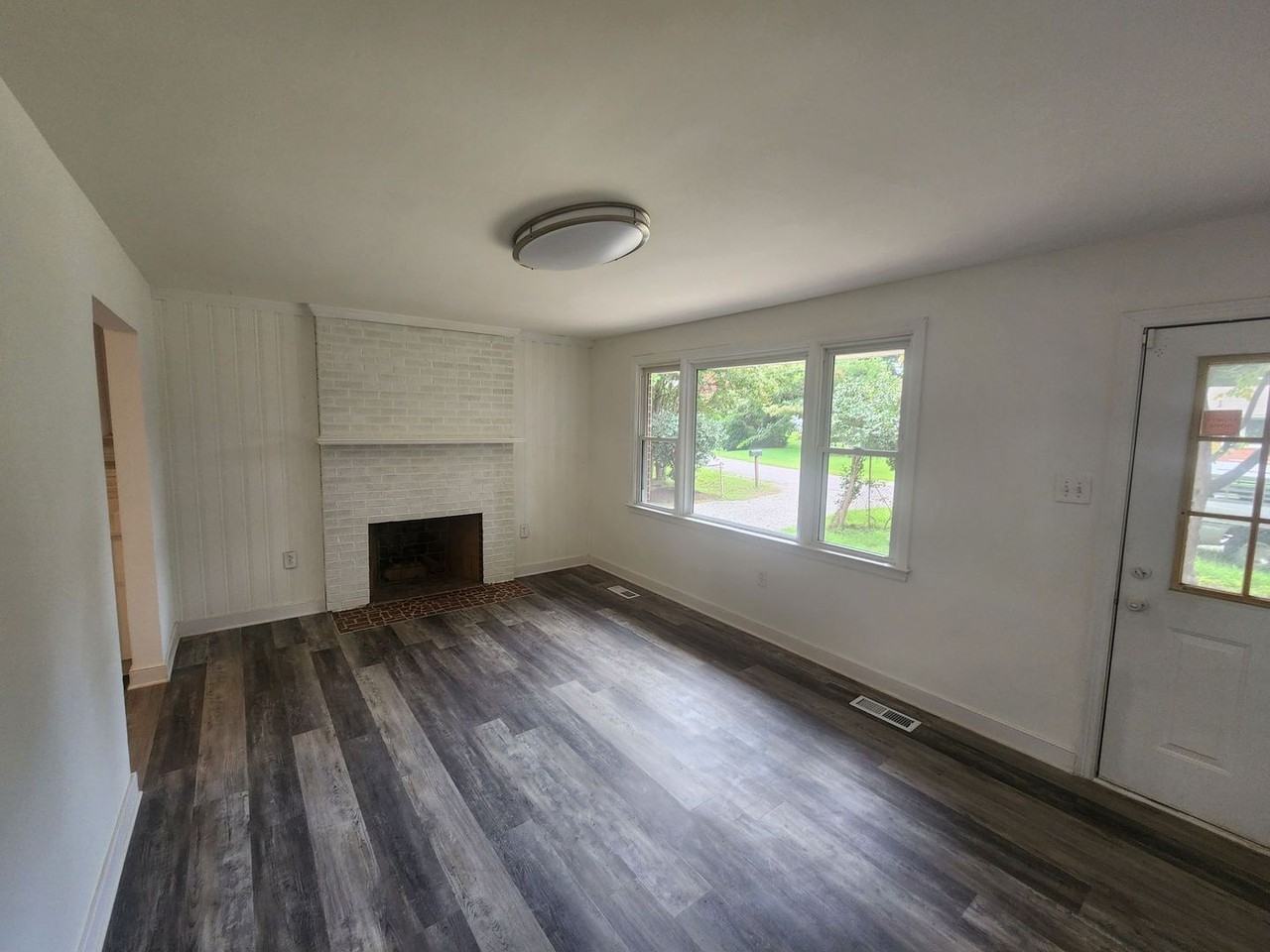 4209 Henshaw Dr - Photo 2 of 20