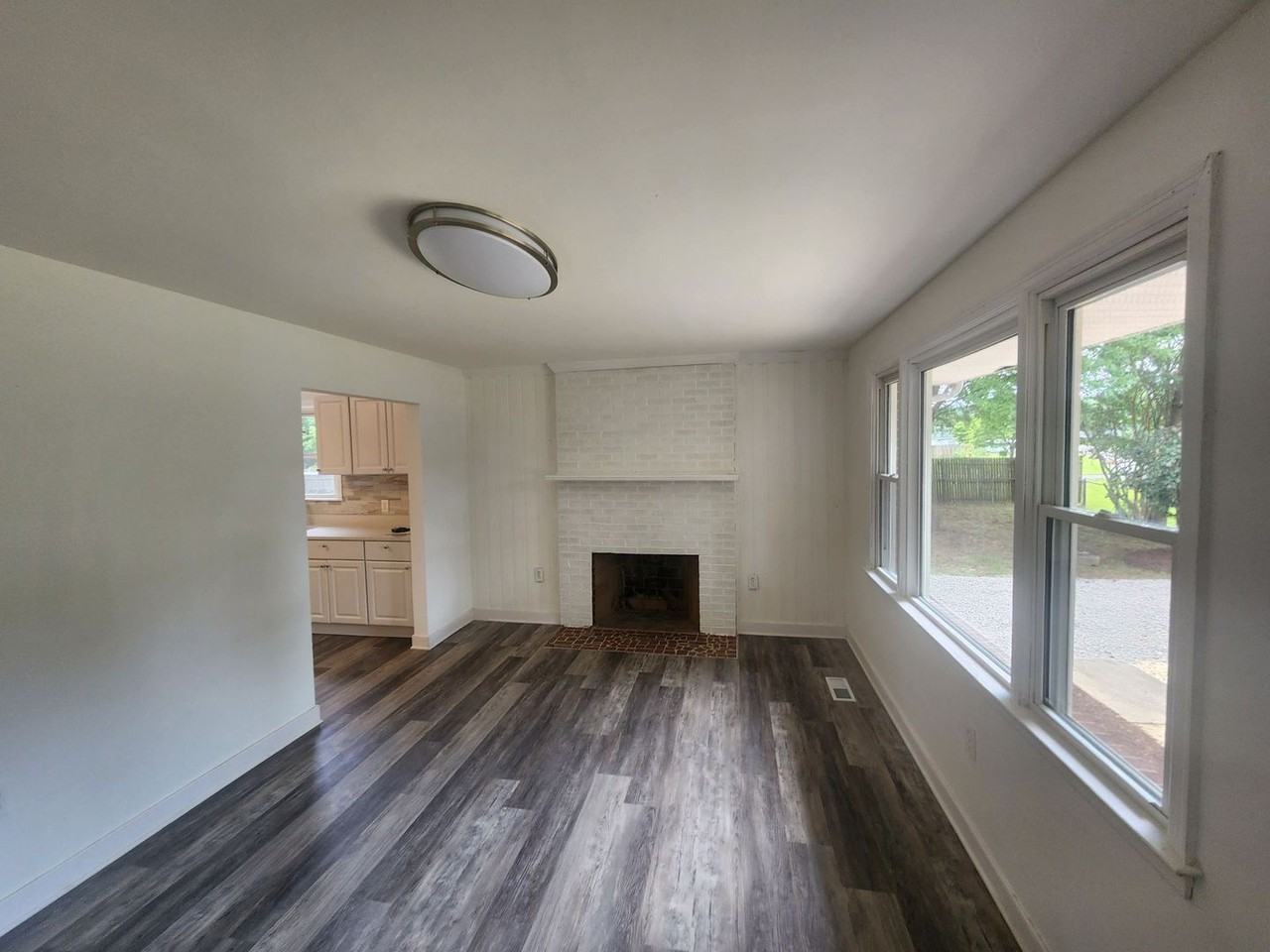 4209 Henshaw Dr - Photo 3 of 20