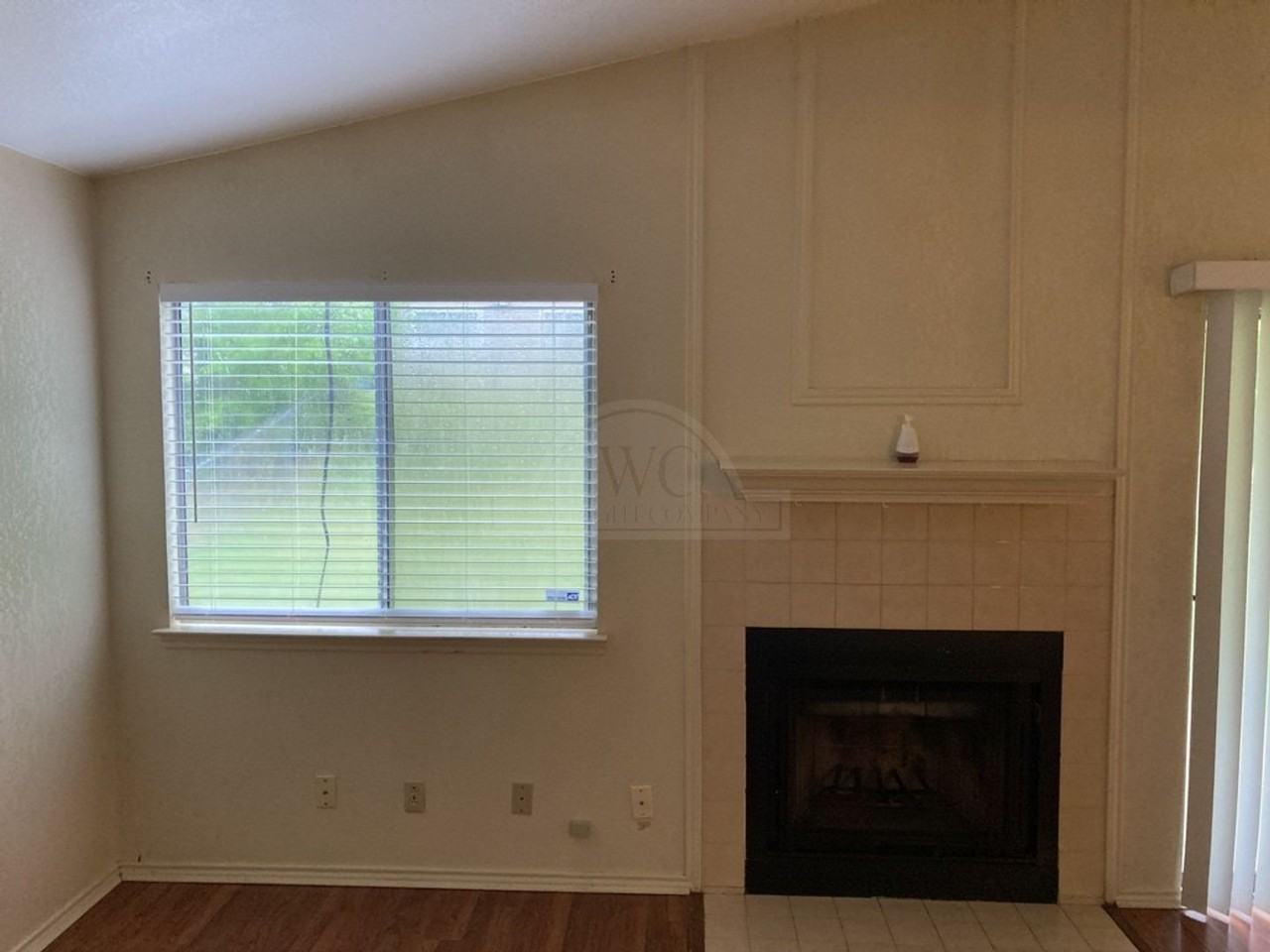 2006 Dickens Dr - Photo 4 of 21